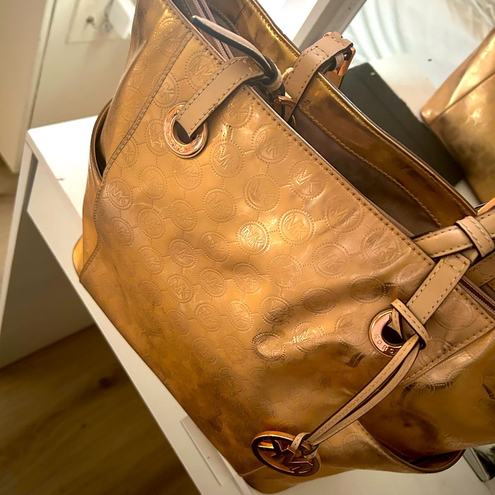 Michael Kors Rose Gold purse